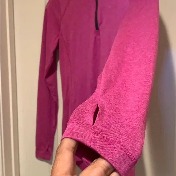 XS Women’s Semi-Fitted Danskin long sleeved cold weather top gym - Picture 5 of 8